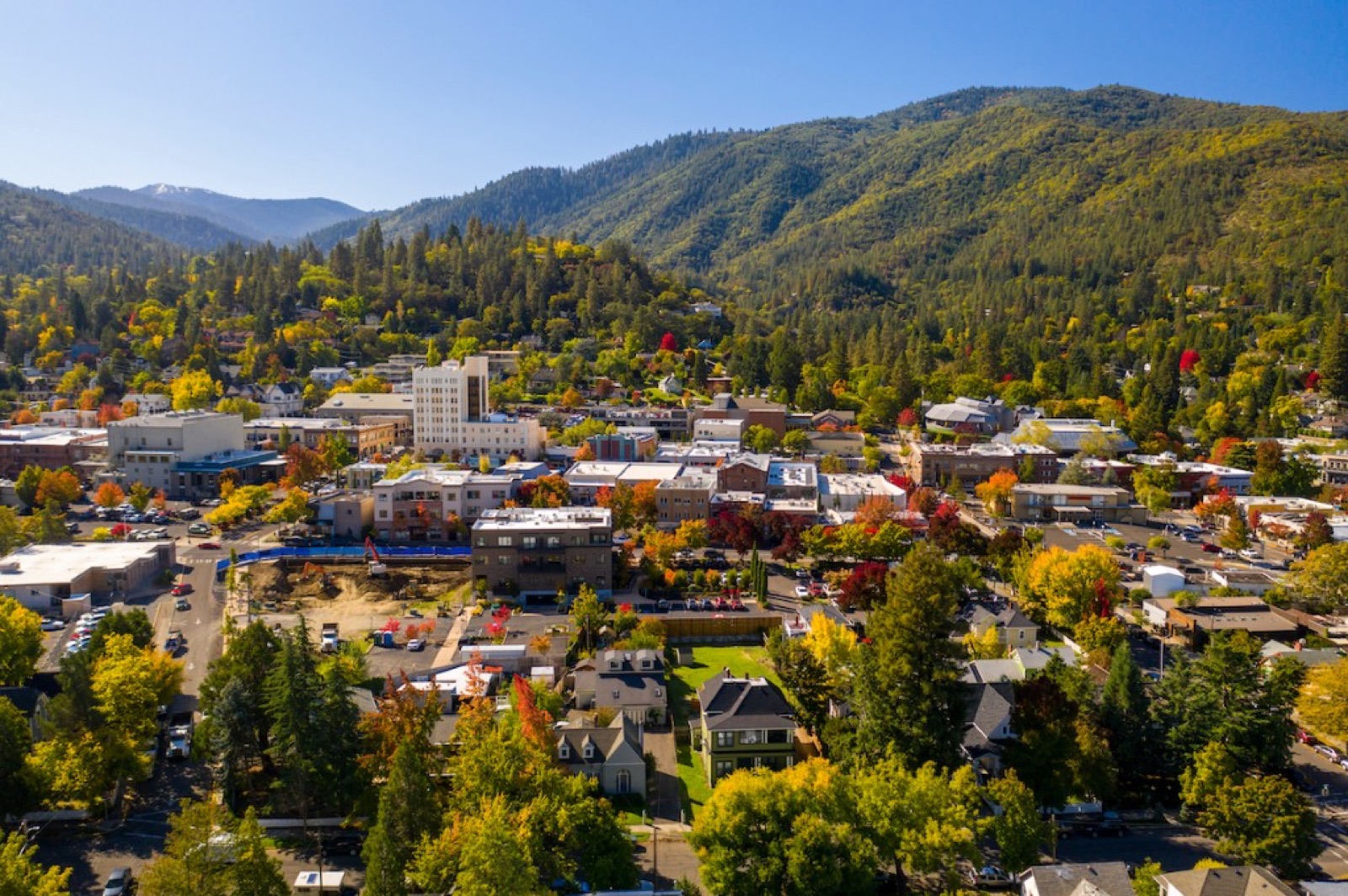 Aerial view of downtown Ashland and the Ashland Springs Hotel